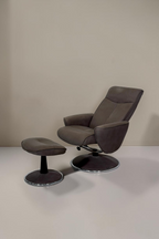 Vintage Space Relaxsessel in Grau mit passendem Hocker, ergonomisches Design mit weicher Polsterung und Drehgestell