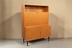 Vintage Space Mid Century Sekretär aus Holz mit ausklappbarer Schreibfläche und schwarzen konischen Füßen