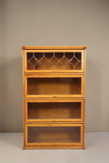 Vintage Space Vitrinenschrank im Globe-Wernicke-Stil aus Holz mit vier Klappfächern und dekorativem Bleiglas