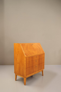 Vintage Space Mid Century Sekretär aus Holz mit aufklappbarer Schreibfläche und konischen Beinen im 60er Jahre Stil