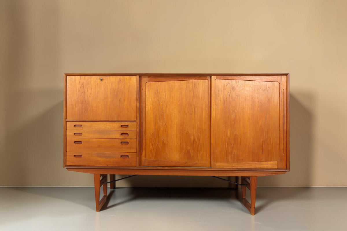 Vintage Space Danish Design Highboard aus Teakholz mit Schiebetüren und Schubladen im Mid Century Stil