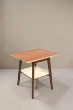 Vintage Space Mid Century Beistelltisch aus Holz mit Messingkante, Ablagefläche und konischen Beinen