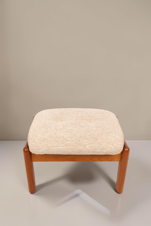 Vintage Space Gustav Thams Hocker aus Teakholz mit beigem Polster im dänischen Mid-Century-Design