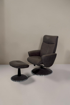 Vintage Space Relaxsessel in Grau mit passendem Hocker, ergonomisches Design mit weicher Polsterung und Drehgestell