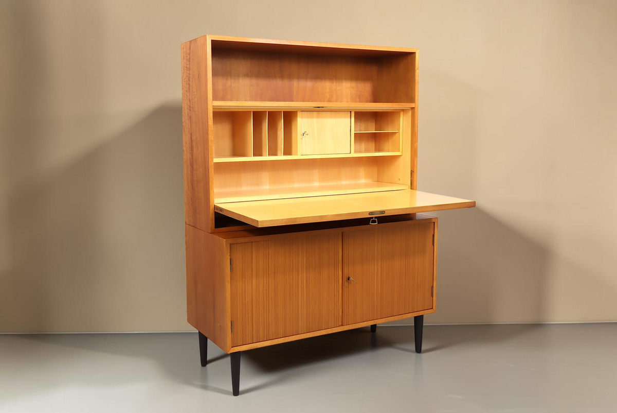 Vintage Space Mid Century Sekretär aus Holz mit ausklappbarer Schreibfläche, Fächern und schwarzen konischen Füßen