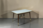 Vintage Space Mid Century Esstisch aus Holz mit grauer Tischplatte, konischen Beinen und goldenen Messingdetails.
