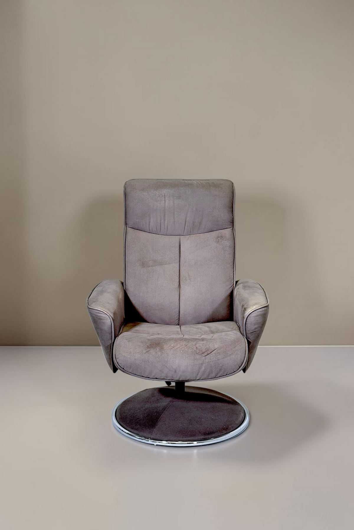 Vintage Space grauer Samt Relaxsessel mit Drehgestell in moderner ergonomischer Form