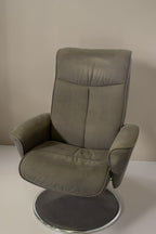 Vintage Space grauer Relaxsessel mit ergonomischer Rückenlehne und stabilem Drehgestell in modernem Design
