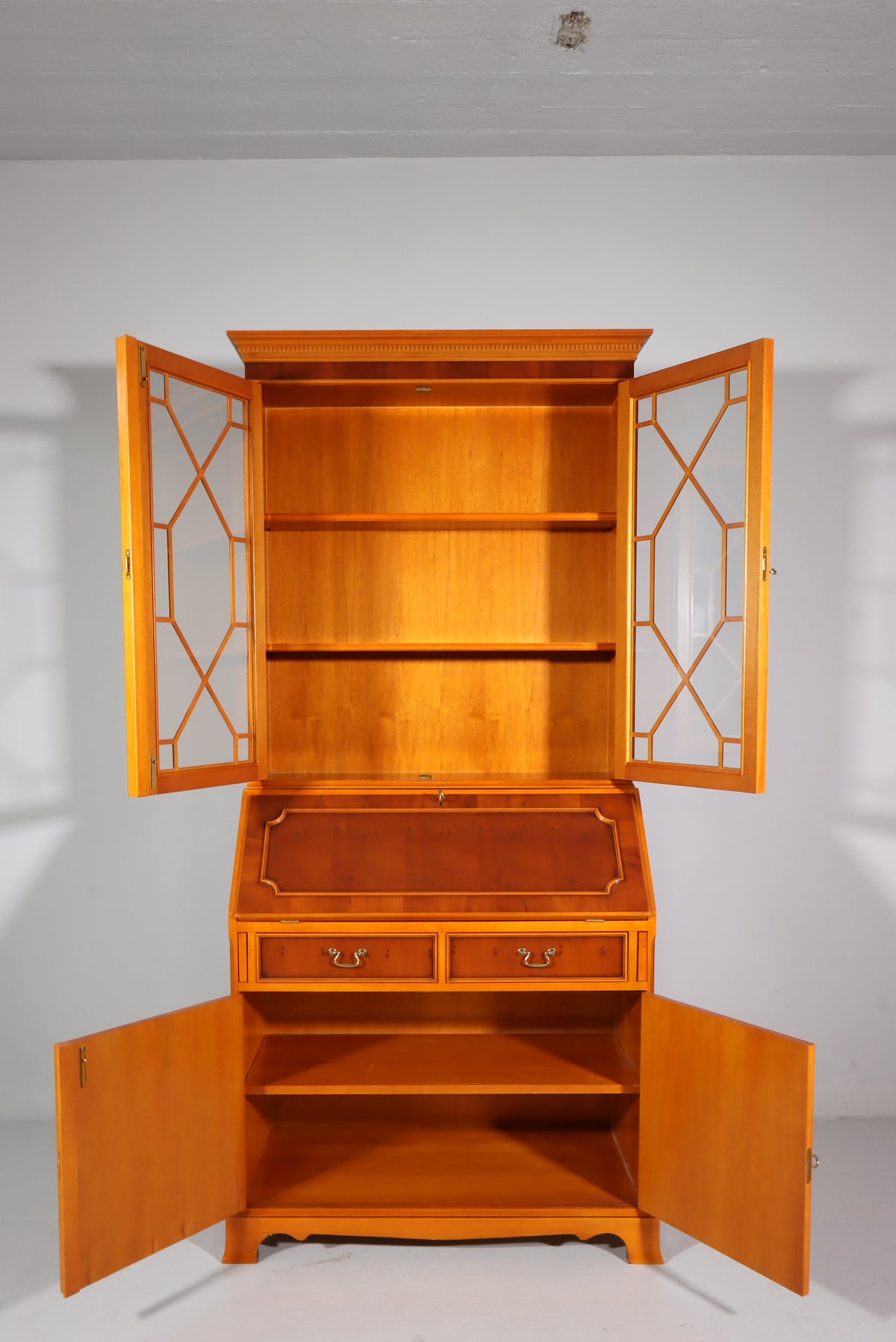 Englischer Sekretär Eibe Massivholz Vitrine Vintage Antik Stil