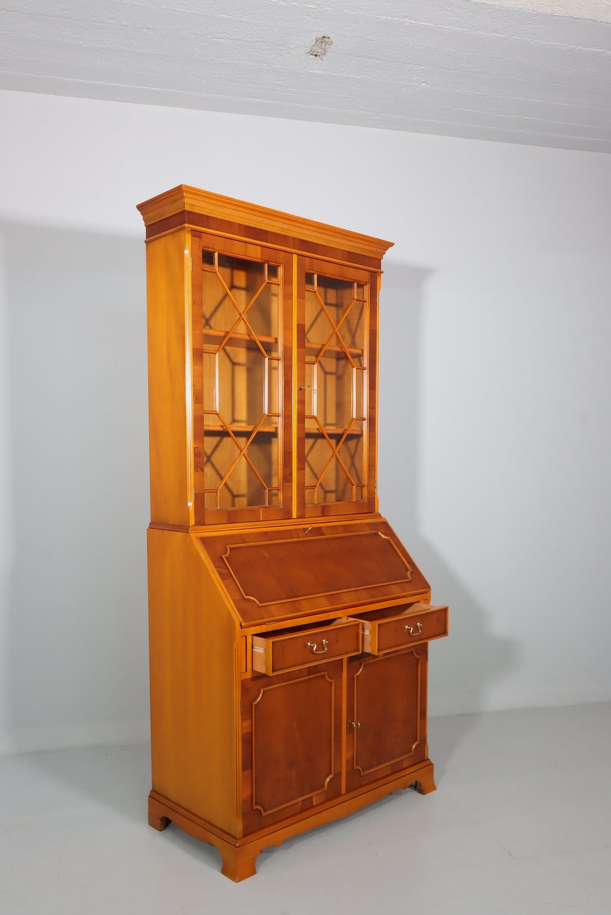 Englischer Sekretär Eibe Massivholz Vitrine Vintage Antik Stil