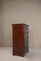 Vintage Space Selva Kommode aus dunklem Massivholz im Antik-Stil mit fünf Schubladen und eleganten Messinggriffen