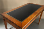 Vintage Space Louis XVI Schreibtisch aus Holz mit schwarzer Lederauflage und goldenen Verzierungen