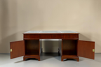 Vintage Space antiker englischer Partner Desk aus Mahagoni mit grüner Lederplatte und offenen Schranktüren