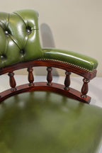 Vintage Space Chesterfield Bürostuhl in grünem Echtleder mit Knopfheftung und massivem Holzgestell