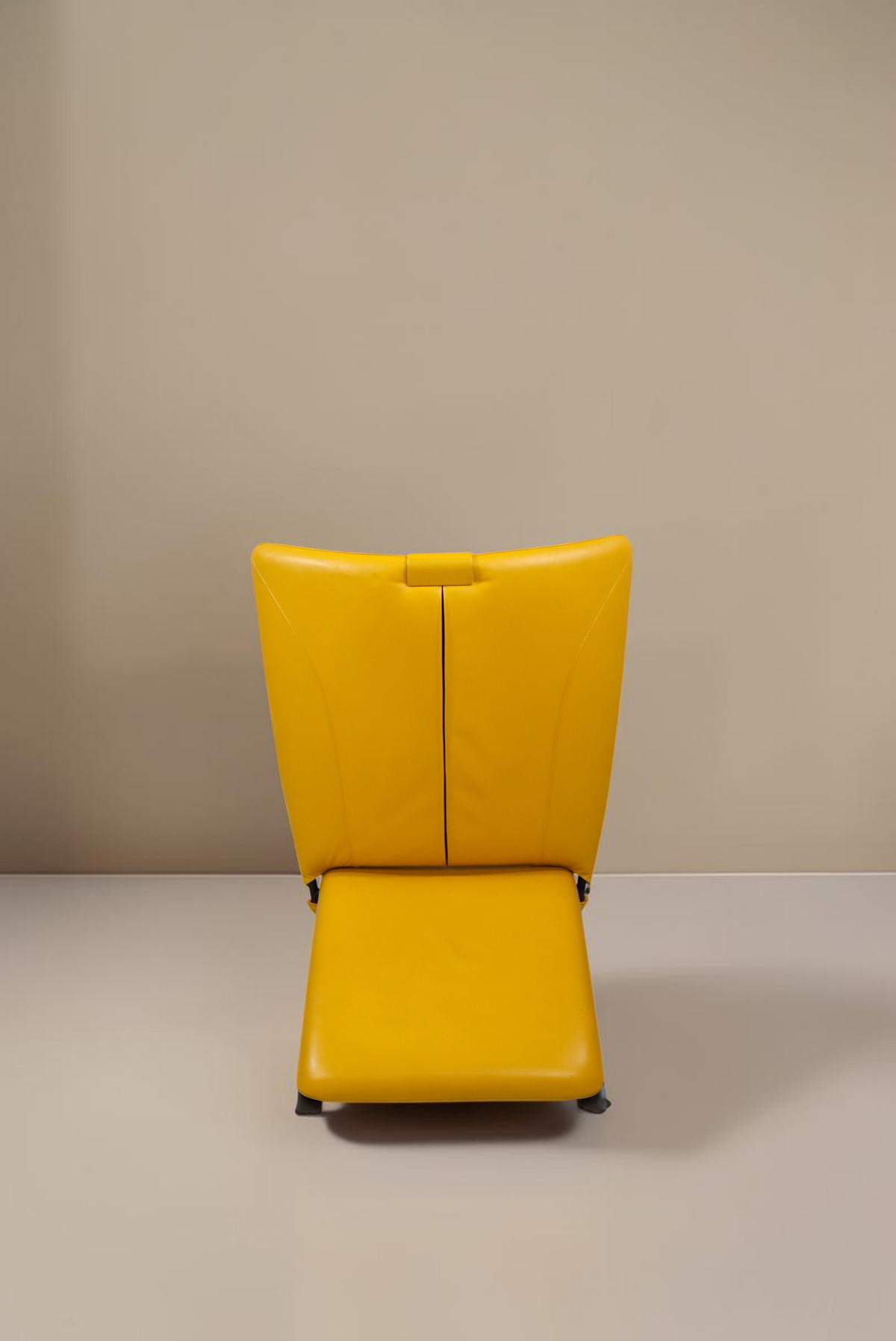 Vintage Space WK Wohnen Designer Sessel von Stefan Heiliger in Gelb aus den 80er Jahren mit ergonomischem Lederdesign