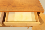 Vintage Space Hellerau Mid-Century Sideboard aus Eiche mit offener Schublade und heller Innenauskleidung