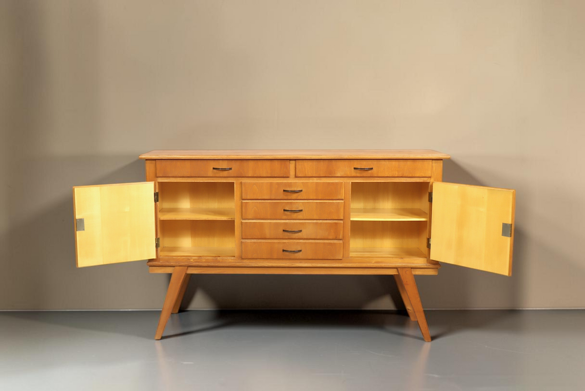 Vintage Space Mid Century Sideboard aus Holz mit Schubladen und offenen Schrankfächern im 60er Jahre Retro-Design