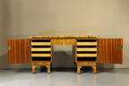 Vintage Space Art Déco Schreibtisch aus Massivholz mit markanter Maserung, offenen Türen und Schublade im 1930er Stil
