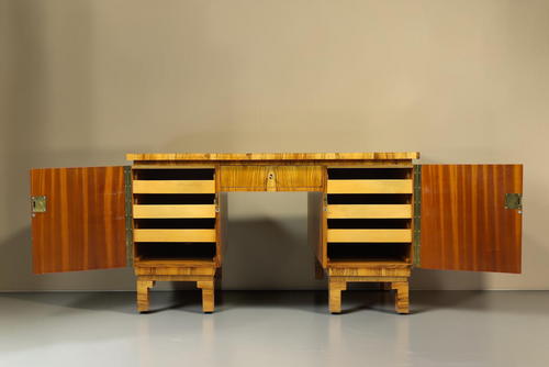 Vintage Space Art Déco Schreibtisch aus Massivholz mit markanter Maserung, offenen Türen und Schublade im 1930er Stil
