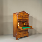 Vintage Space Louis Philippe Sekretär aus Nussbaum mit aufklappbarer Schreibfläche und detaillierter Maserung