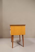 Vintage Space Mid Century Nachttisch aus Holz mit konischen Beinen in warmer Holzoptik