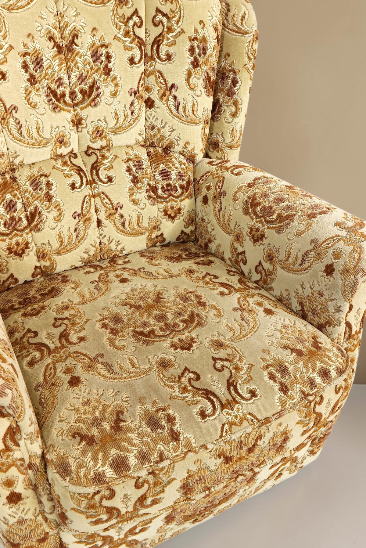 Vintage Space Chippendale Sessel mit beigem Stoffbezug und braunem Ornamentmuster im Barock Stil