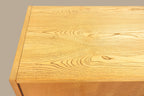 Vintage Space Hellerau 602 Kommode aus hellem Holz mit markanter Maserung im Mid Century Design