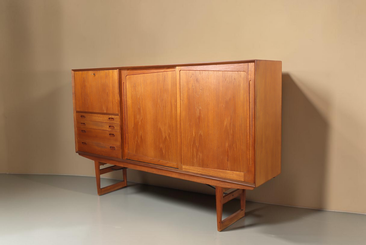 Vintage Space Danish Design Highboard aus Teakholz mit Schiebetüren und Schubladen im Mid-Century-Stil