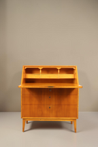 Vintage Space Mid Century Sekretär aus Holz mit aufklappbarer Schreibfläche, Innenfächern und konischen Beinen