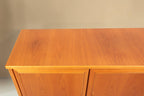 Vintage Space Mid Century Sideboard aus Teakholz mit schöner Maserung und funktionalem Design aus den 70er Jahren