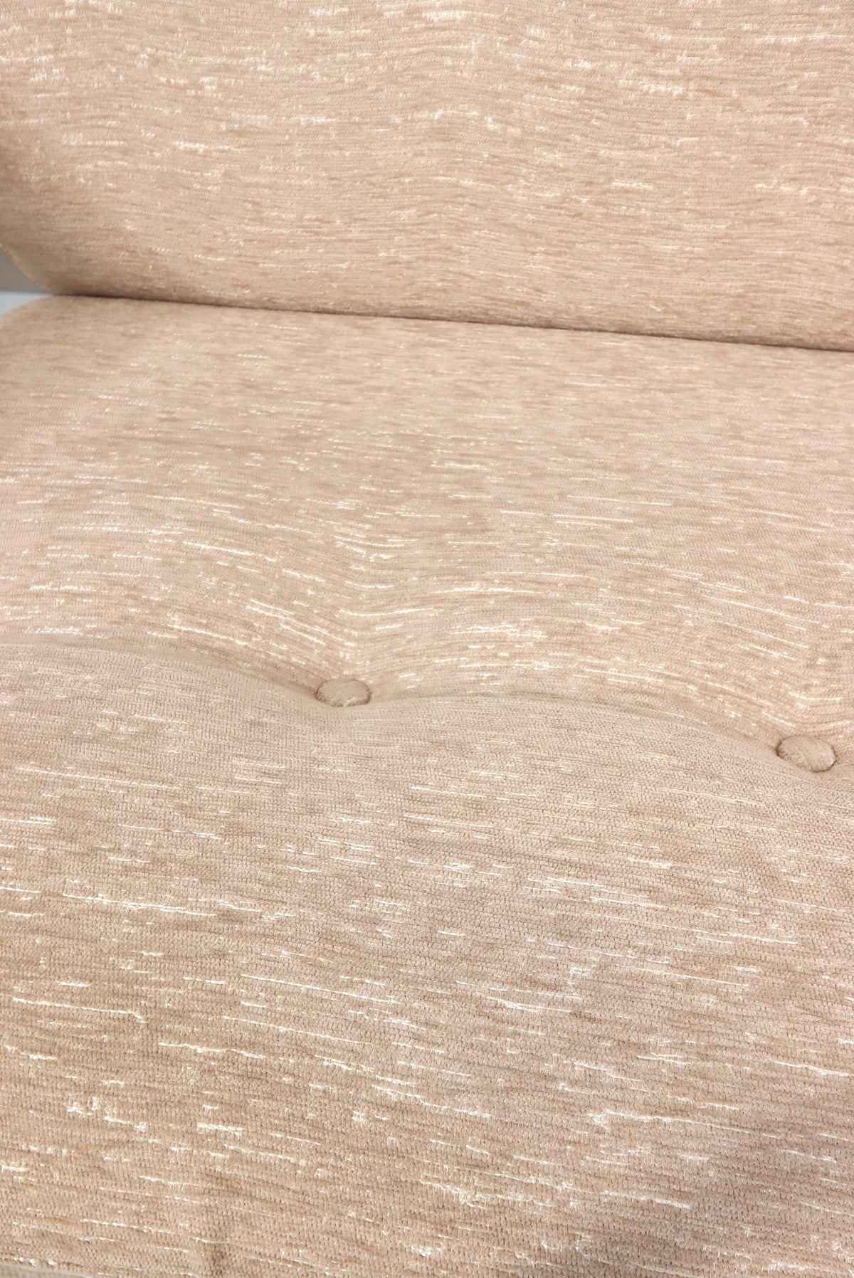 Vintage Space Gustav Thams 2er Sofa mit beigem, strukturiertem Stoffbezug und Knopfheftung im Mid-Century Design