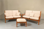 Vintage Space Gustav Thams 2er Sofa Set aus Teakholz mit beigen Polstern und passendem Hocker im dänischen Design