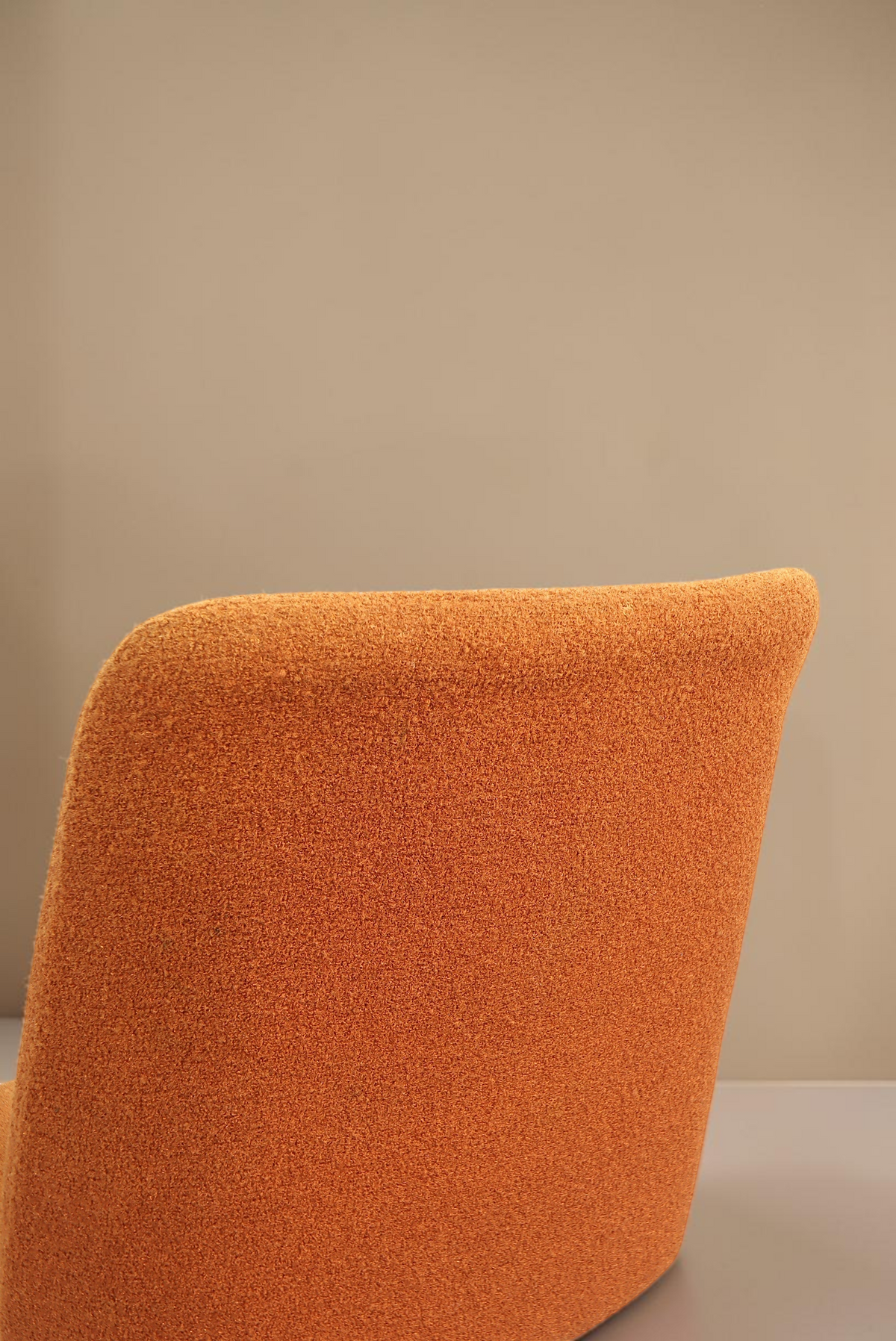 Vintage Space Mid Century Drehstuhl in Orange mit strukturierter Polsterung und markanter Rückenlehne