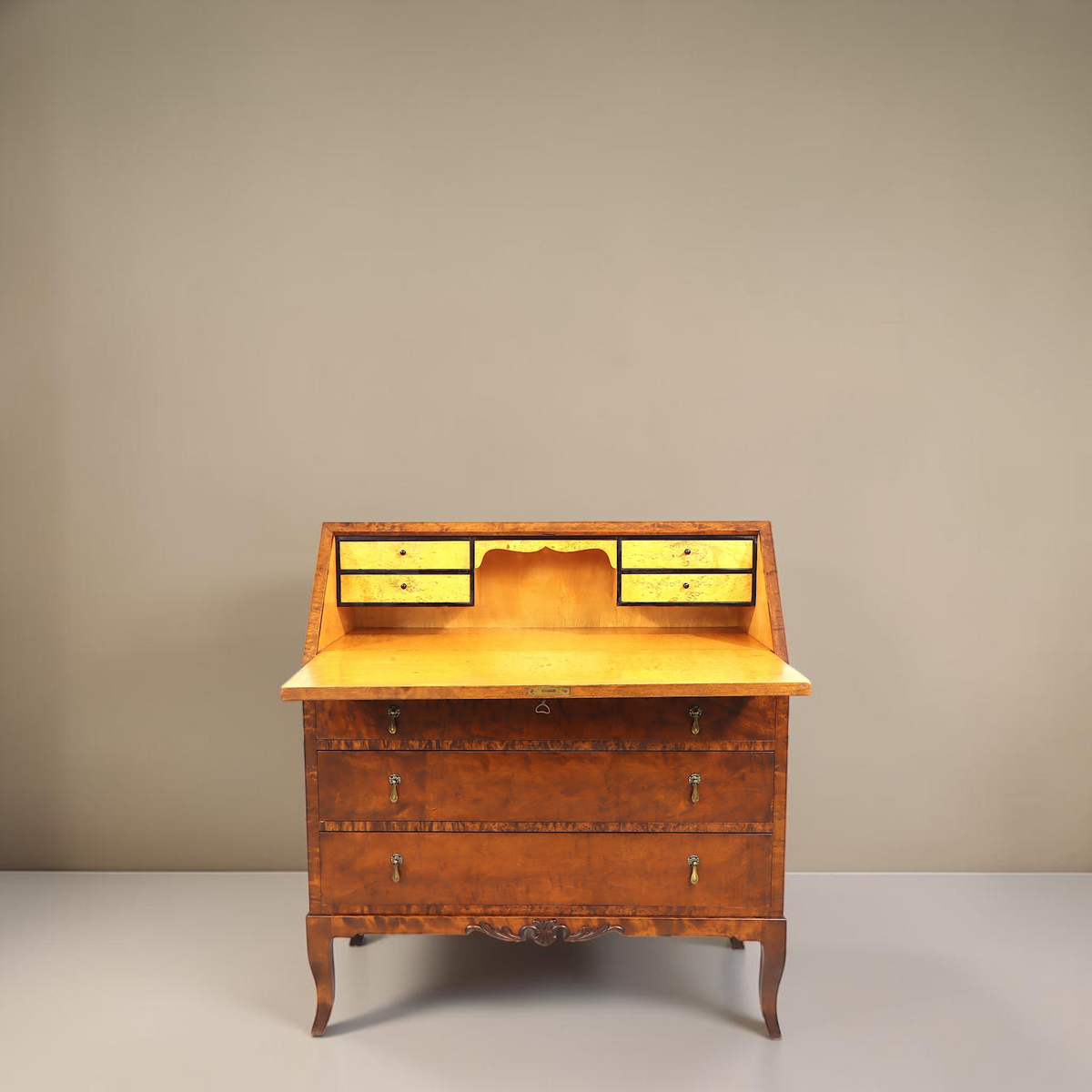 Vintage Space Sekretär aus Wurzelholz mit aufklappbarer Schreibfläche, drei Schubladen und eleganten Messingbeschlägen