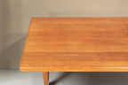 Vintage Space Niels Bach Couchtisch aus massivem Teakholz im Mid Century Design mit sichtbarer Holzmaserung