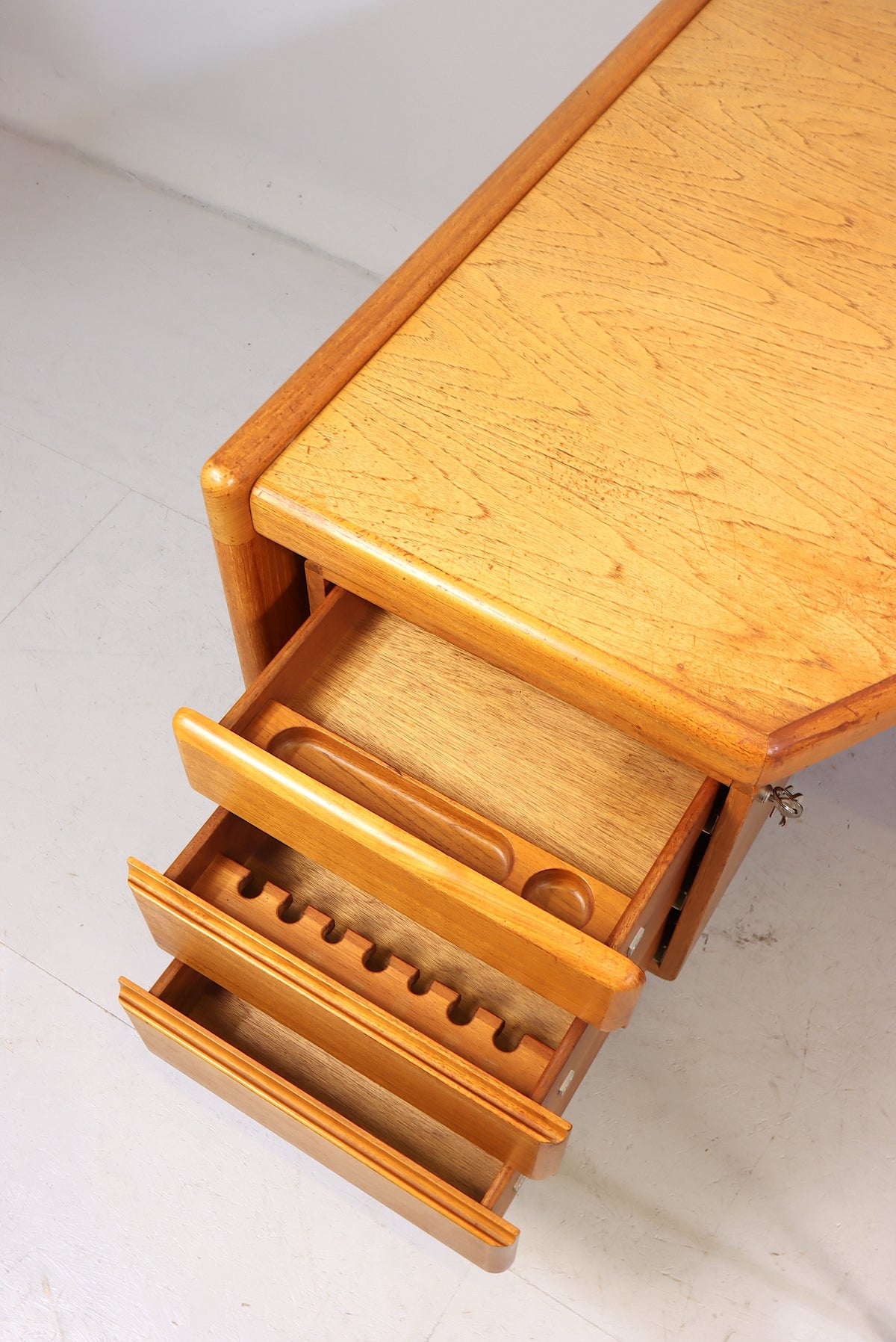 Mid Century Schreibtisch Vintage Executive Desk Retro Büro Home Office Writing Desk