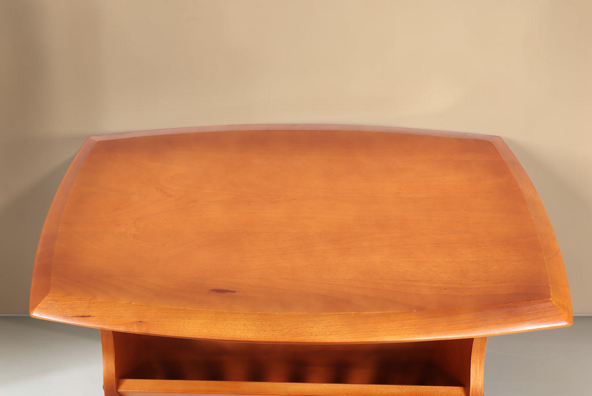 Vintage Space Mid Century Beistelltisch aus Holz mit geschwungener Tischplatte als Zeitungsständer