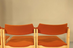 Vintage Space Mid Century Esszimmerstühle im 4er-Set mit orangefarbenem Stoffbezug und hellem Holzgestell