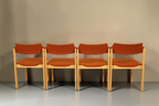 Vintage Space 4er-Set Mid Century Esszimmerstühle mit hellem Holzgestell und orangefarbenem Stoffbezug im Retro-Design