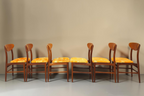 Vintage Space 6er-Set Mid Century Esszimmerstühle aus Teakholz mit geschwungener Rückenlehne und gelben Sitzpolstern