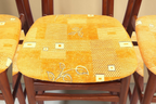 Vintage Space 6er-Set Mid Century Esszimmerstühle aus Teakholz mit senfgelbem gemustertem Stoffbezug