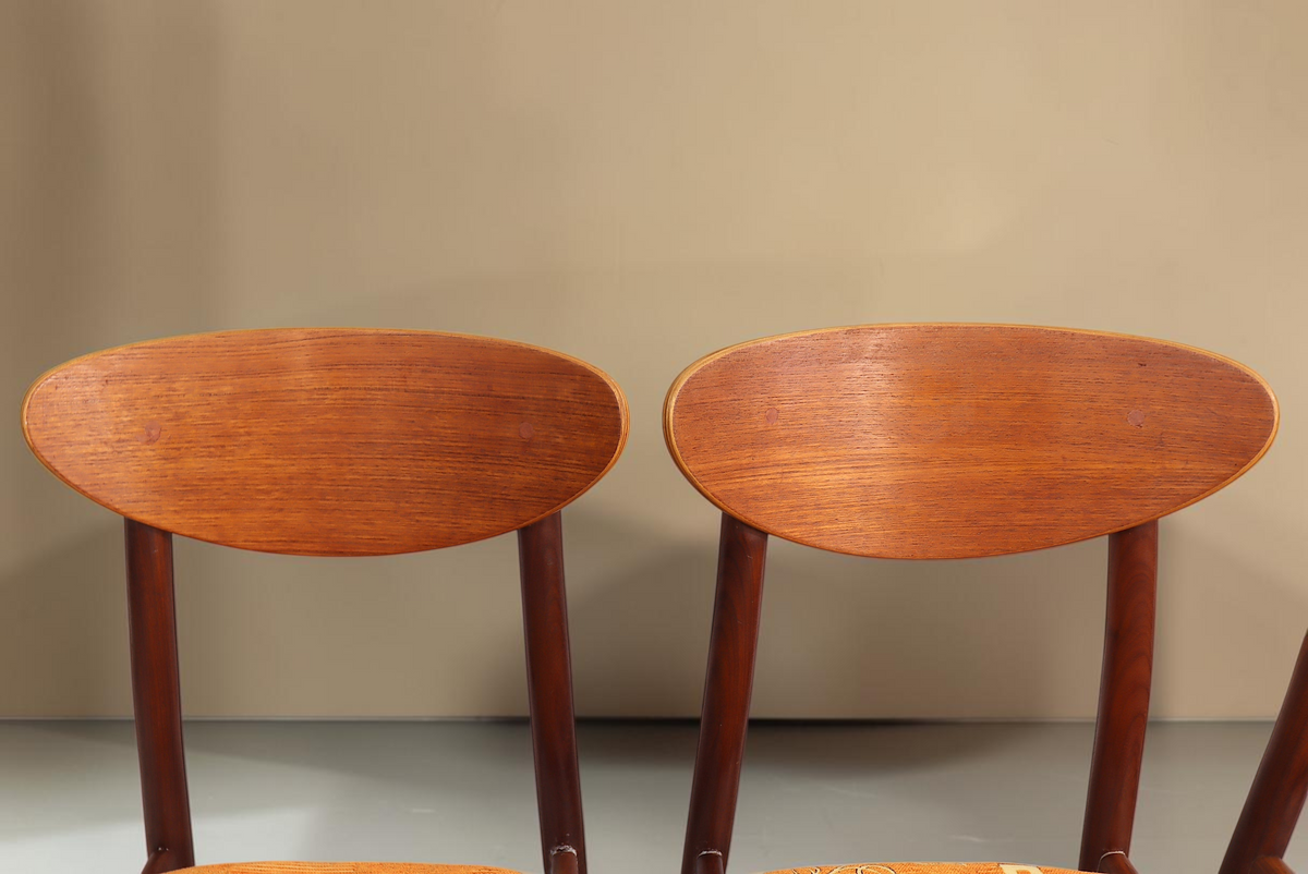 Vintage Space Mid Century Esszimmerstühle aus Teak mit geschwungener Rückenlehne im Danish Design