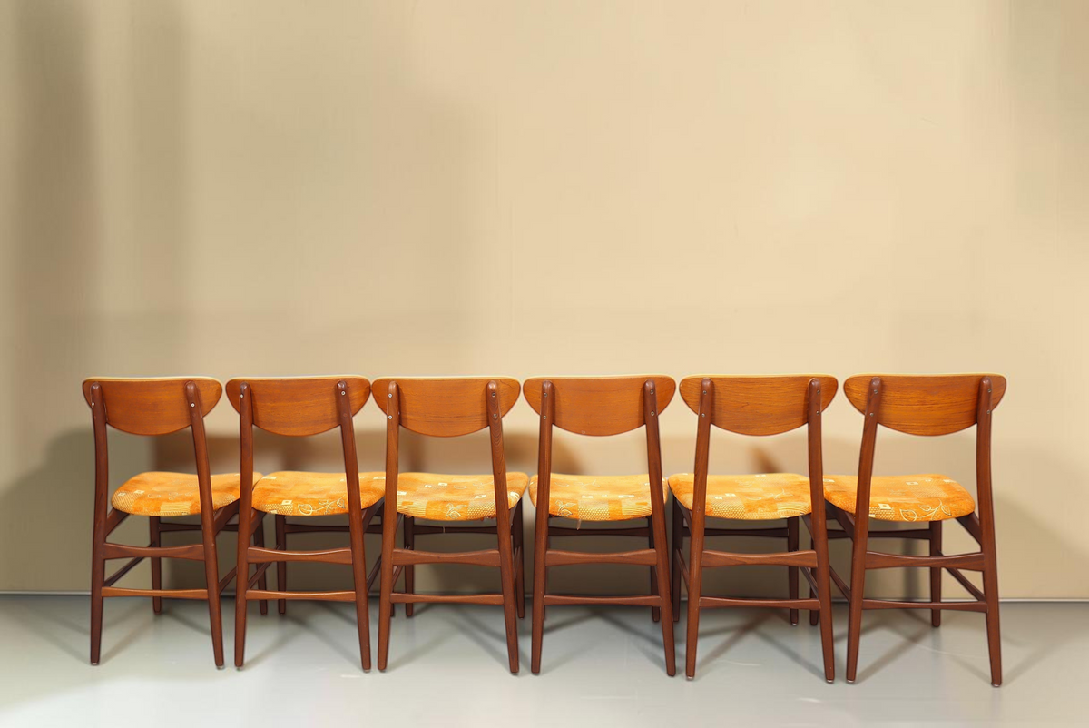 Vintage Space 6er-Set Mid Century Esszimmerstühle aus Teakholz mit geschwungener Rückenlehne und gelben Sitzpolstern