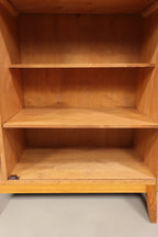 Vintage Space Mid Century Highboard Innenansicht mit verstellbaren Regalböden aus warmem Holz