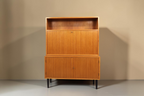 Vintage Space Mid Century Sekretär aus Holz mit ausklappbarer Schreibfläche und schwarzen konischen Füßen