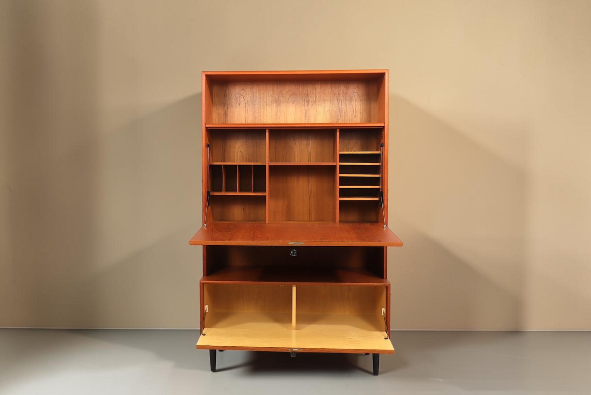 Vintage Space RT Möbel Mid Century Sekretär aus Teakholz mit klappbarer Schreibplatte und Fächern in 1960er Jahre Optik