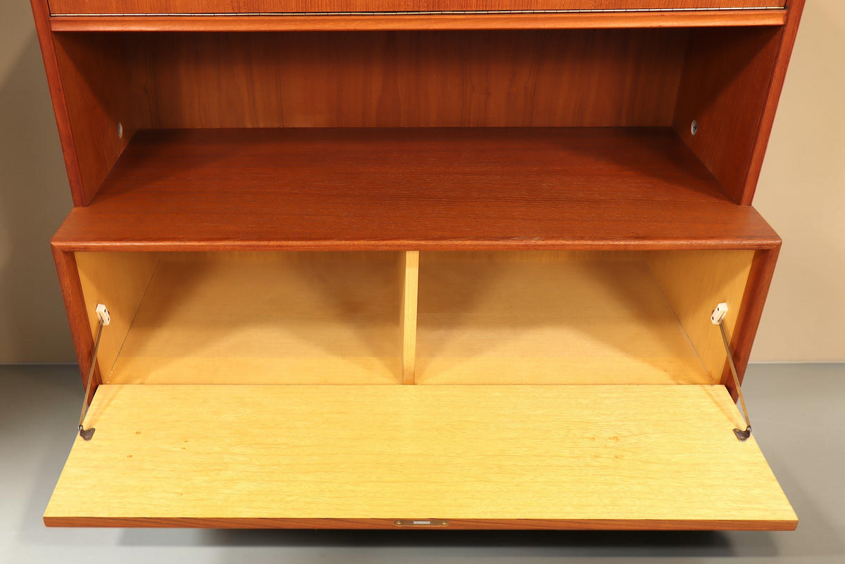 Vintage Space RT Möbel Mid Century Sekretär aus Teakholz mit geöffneter Schreibplatte und Innenfächern