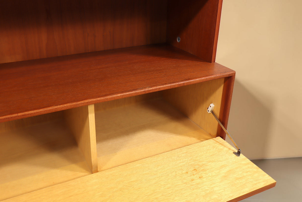 Vintage Space Mid Century Teak Sekretär von RT Möbel mit geöffneter Schreibplatte und Innenfächern aus den 1960ern