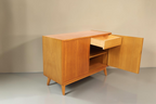 Vintage Space DDR Sideboard aus Afromosia Holz mit Schublade und Tür im Mid Century Design auf ausgestellten Füßen