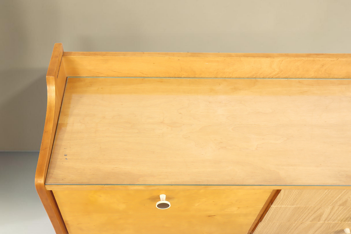 Vintage Space DDR Kommode Modell Rita aus Holz mit schützender Glasplatte in der Draufsicht